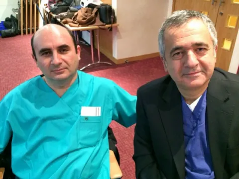 Dış Qapı xəstəxanasının alqoloqu dostum Taylan Akkaya ilə - London Georgia Hospital - 2013