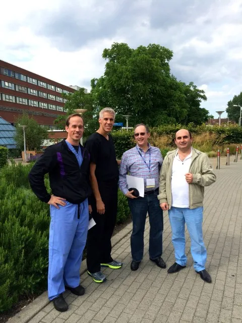 Məşhur ağrı mütəxəssisləri MilesDay ,Provenzano və Petersonla birgə-London Georgia Hospitalın önündə