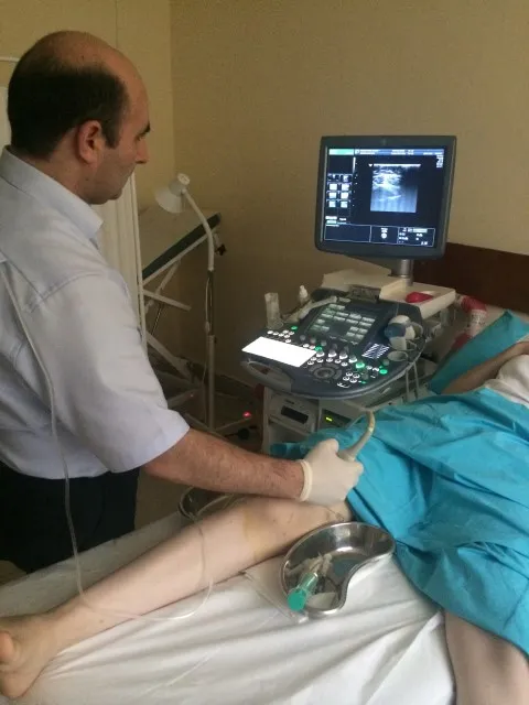 Ultrasəs altında Diz oynağı lavajı